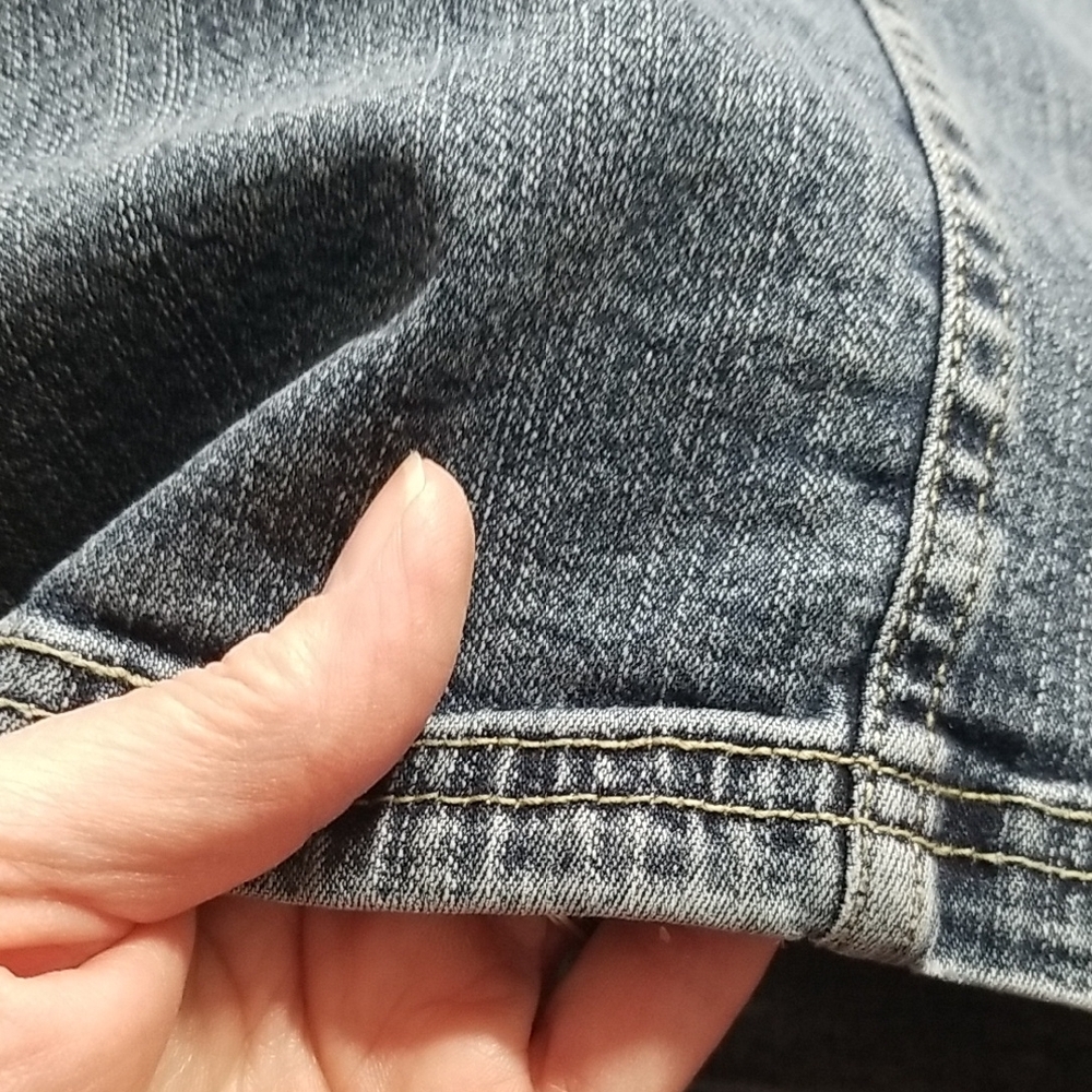 H&M High Rise Blue Jeans - Picture 5 of 9